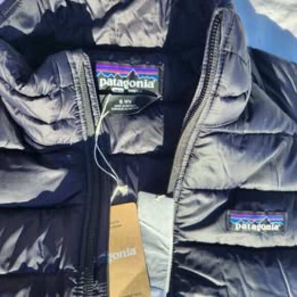 Brand New Patagonia Women's Down Sweater Vest/Outer wear, Size Small, Black - Picture 6 of 9